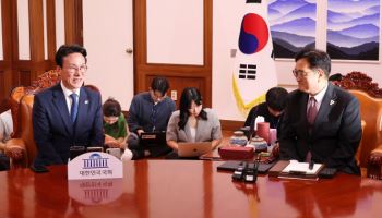 국회 찾은 김민석 총리..우원식 "국정 흔들림없이 이끌어야"