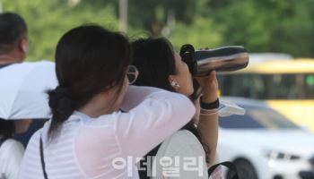 가마솥더위 속 소나기…수도권 자외선 '나쁨'
