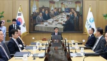 가계부채에 발목 잡힌 금통위…하반기 금리인하 횟수에 주목