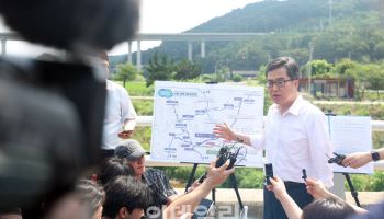 尹 재구속, 김동연 "이제 '회복의 시간'..새 정부와 발맞출 것"