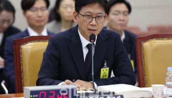 배경훈 “내년까지 소버린AI 만들어져야”