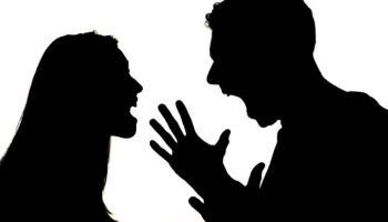 “여자 목소리가 크네” 시어머니 핀잔에...며느리 흉기 난동