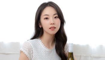 CU, 배우 안소회와 뉴질랜드 와인 ‘쉬머’ 2종 출시