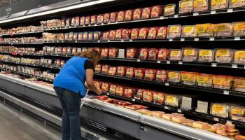 잠잠했던 인플레, 관세 맞고 깨어났다…멀어지는 금리인하
