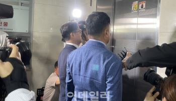 김계환 전 사령관, 해병특검 2차 출석…이충면도 조사중