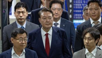 與, 尹 구속기소에 "내란수괴에 관용 없어야"