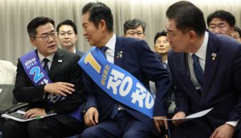 鄭 "내란당 뿌리뽑아야" 朴 "李에게 필요한 대표"…與 영남서 전대투표