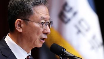 정성호 법무장관, 취임 첫날 `직무대리 검사` 복귀 검토 지시