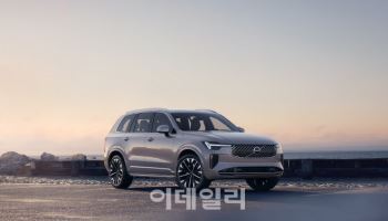 "제네시스 거기 서!"…엑셀 밟는 수입 프리미엄 SUV