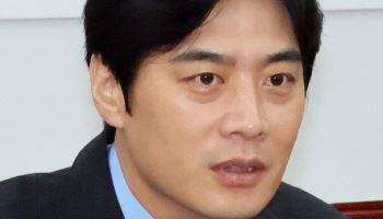與 한준호 "강선우 여론 감안못했다는 지적, 아프게 받아들여"