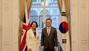 ‘K-금융 비상’ 신한銀, 영국 인프라 등에 20억파운드 투자