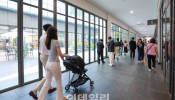 38도 폭염에도 매출 29%↑…현대아울렛, '하이브리드' 전략 통했다