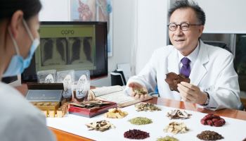 “조금만 걸어도 숨이 차요”...숨막히는 일상에서 벗어나려면?
