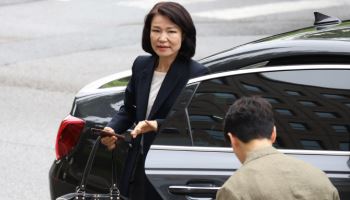 "빵 먹으며 극우 유튜브로"...'휴가반려 유감' 이진숙에 與 맹공