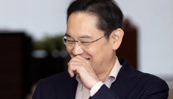 삼성의 반격…테슬라와 손잡고 로봇·슈퍼컴 AI칩 만든다(종합)