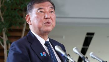 자민당 의원들 만난 日 이시바 "책임 다할 것"…퇴진론 일축