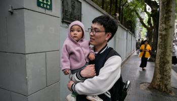 중국, 사상 첫 ‘아동수당’ 도입…“저출산·내수부진 타개”