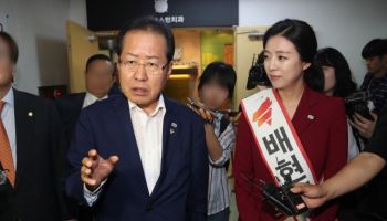 ‘홍준표 키즈’였는데…배현진 “노회한 영혼의 비굴한 소리”