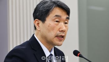 떠나는 이주호 “AI교과서 안착 못한 건 제 부족함 탓”