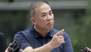 김건희 특검 출석한 명태균 "강혜경 거짓말…진실 궁금하다"