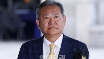 이상민 전 행안부 장관 구속 기로…'묵묵부답' 법원 출석