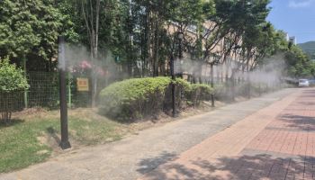 하루 151km 도로 적시는 살수차, 용인시의 폭염과 사투
