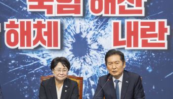 혁신당 만난 정청래 "조국 사면, 대통령이 알아서 잘 하겠거니"