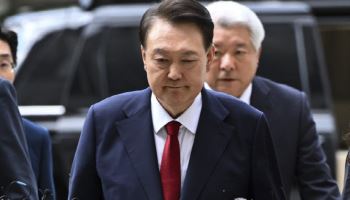 尹 체포영장 시한 오늘까지...'변호인 접견'으로 또 버티기?