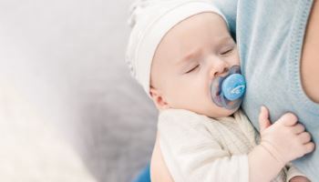 성인들도 스트레스에 ‘쪽쪽’…아기용품 중국서 뜨는 이유