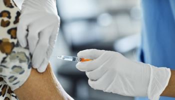 시골서 HIV 감염된 80대 할머니…'감염 경로' 의학계도 주목