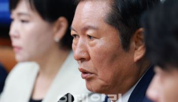 정청래 "국힘, 민주주의 파괴한 尹내란 언제까지 옹호할건가"