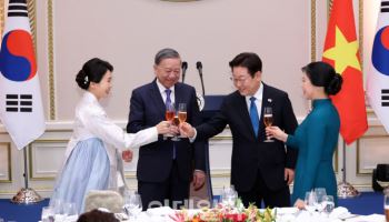 李대통령, 국빈만찬서 “한강의 기적, 베트남과 홍강의 기적으로”