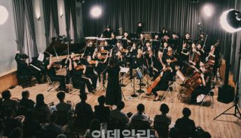 마룻바닥서 울려퍼진 감동