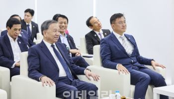 동원그룹 김남정 회장, 또 럼 베트남 당서기장과 환담