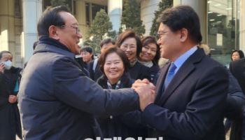 '울산시장 선거개입' 송철호·황운하 무죄 확정