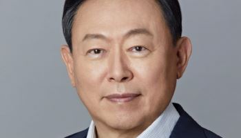 상반기 ‘유통가 연봉 1위’는 누구…신동빈 회장 98억 수령(종합)