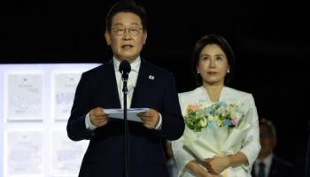 李대통령 "행복한 韓 향해 직진하겠다" 