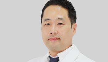 [전문의 칼럼]콜록콜록 기침 일주일 이상 지속된다면 감기 아닌 폐렴일 수도