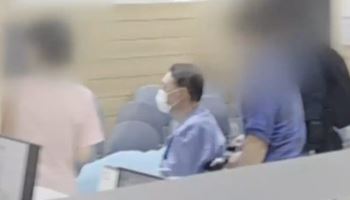 법무부 "尹 실명 위기 사실 아냐…수갑 통상적 조치"