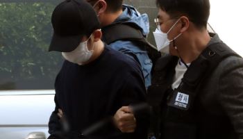 “울고 보채서 화났다”…생후 2개월 딸 던져 중태 입힌 아빠 [그해 오늘]