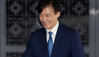 조국, 내일 DJ묘역 참배..정치 복귀 본격화