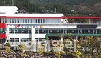 창원 트럭 주차장서 불…차량 4대 피해