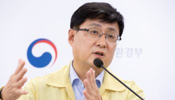 환경 장관 “녹조 채수, 취수구 인근서…수질검사 당일 발표”