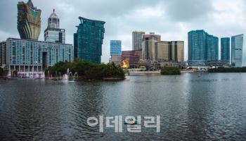 불타는 마카오 카지노…팬데믹 이전 수준 회복 눈앞