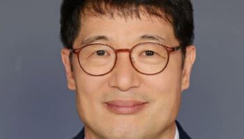 "2026년 곧바로 정년연장, 현실적으로 불가능…대기업에도 지원 필요"