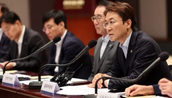 금융당국 "석화업계 철저한 자구노력 전제로 지원"