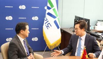 "국제정세 정통..경제분야 존경받는 리더" 中대사가 평가한 이 사람