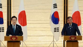 한일 정상 "한일관계 발전시켜 한미일 협력 강화로 가자"(종합)