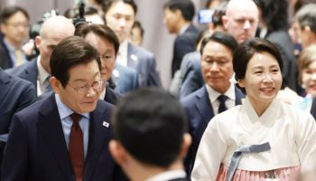 “한국에도 적용” 김혜경 여사, 美 의회도서관·치매 센터 방문