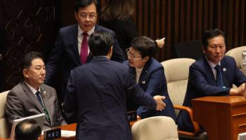 국힘 추천 인권위원 선출안 부결…국힘, 항의하며 본회의 퇴장